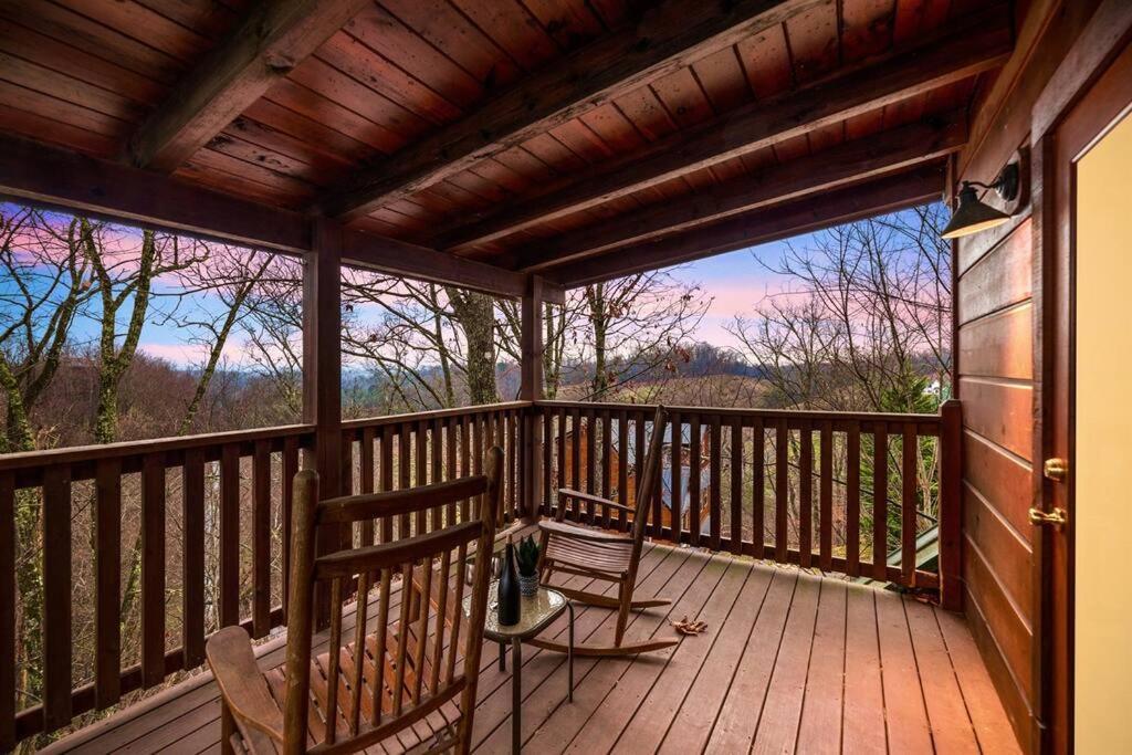 A Moment Inn Time Pigeon Forge Exterior photo